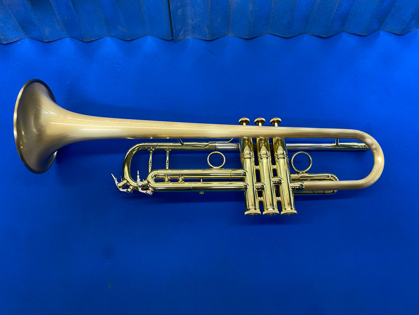 USED Carol Brass CTR-5060H-GSS Bb Trumpet